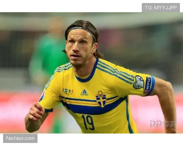 穆西亚拉积极指导年轻队友,助力球队未来成长引关注 穆西亚拉积极指导年轻队友,助力球队未来成长引关注